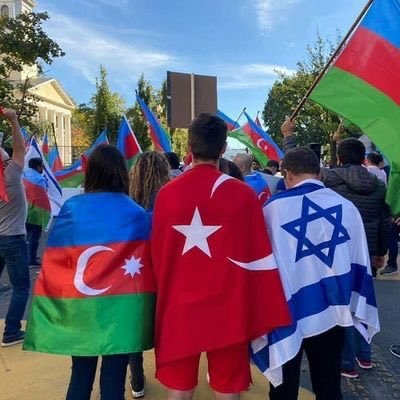 A thread of pictures of Azerbaijan in soldiarity with Palestine 