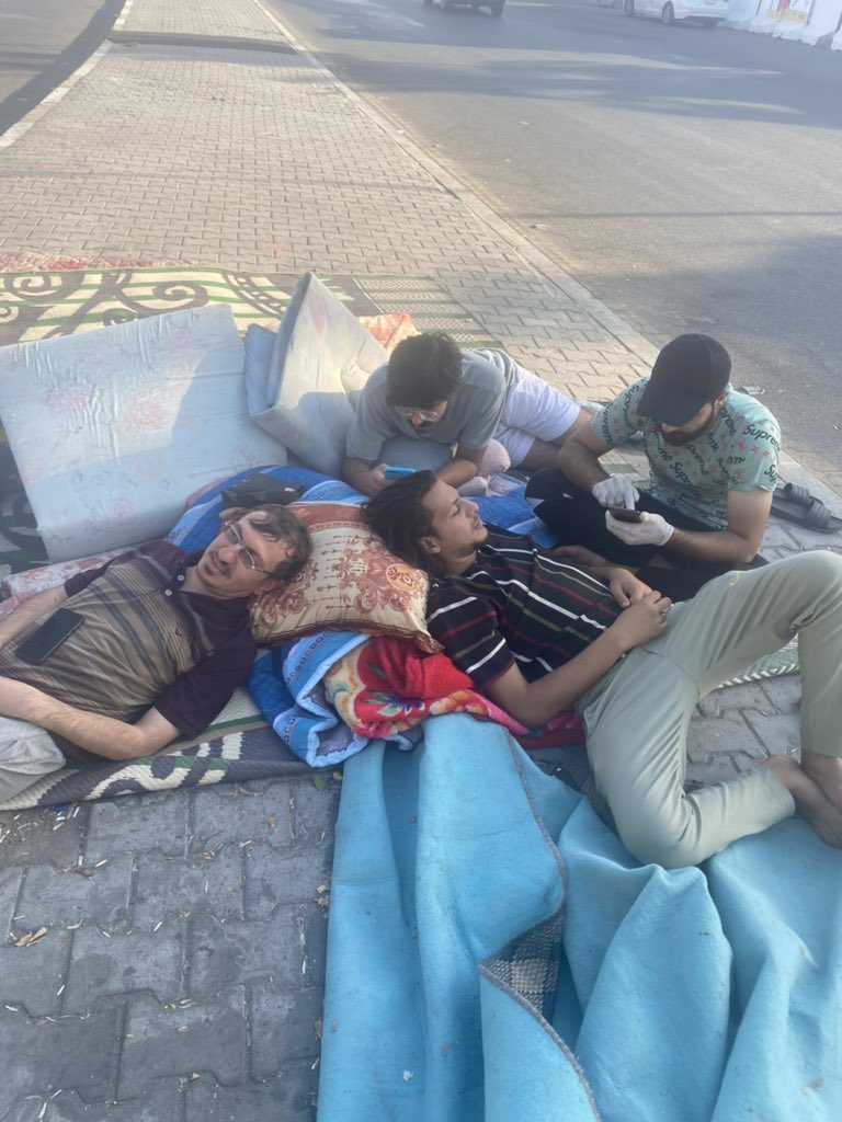 ___9ah's tweet photo. اعتصام العلوم منذ 5 اشهر واكثر 
مطابنا هو الشمول بقانون الاقتراض 
كفاكم تسويف ومماطلة 
31،336 درجة وظيفية هي حق لكل الاقسام الصحية المشمولة بقانون التدرج 
نحن اصحاب حقوق ضمن القانون 
 #قانون_الاقتراض_حق_العلوم https://t.co/B9Hm3eSnbl