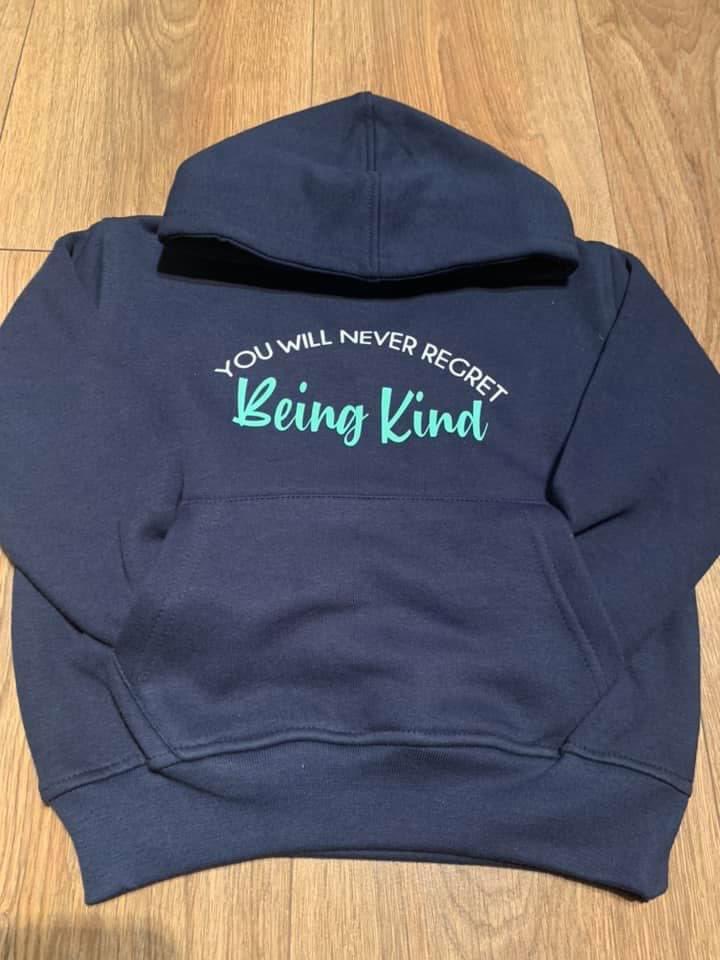 SusanPo66442130's tweet photo. If you can’t be kind, just shush!!
#yougottoshowmelove❤️
Be nice to each other, even if people are being Karens!
.
.
.
#portshee #bekind #kind #hoodie #smallbusiness #htv #showmelove https://t.co/q7T5UjsSeL