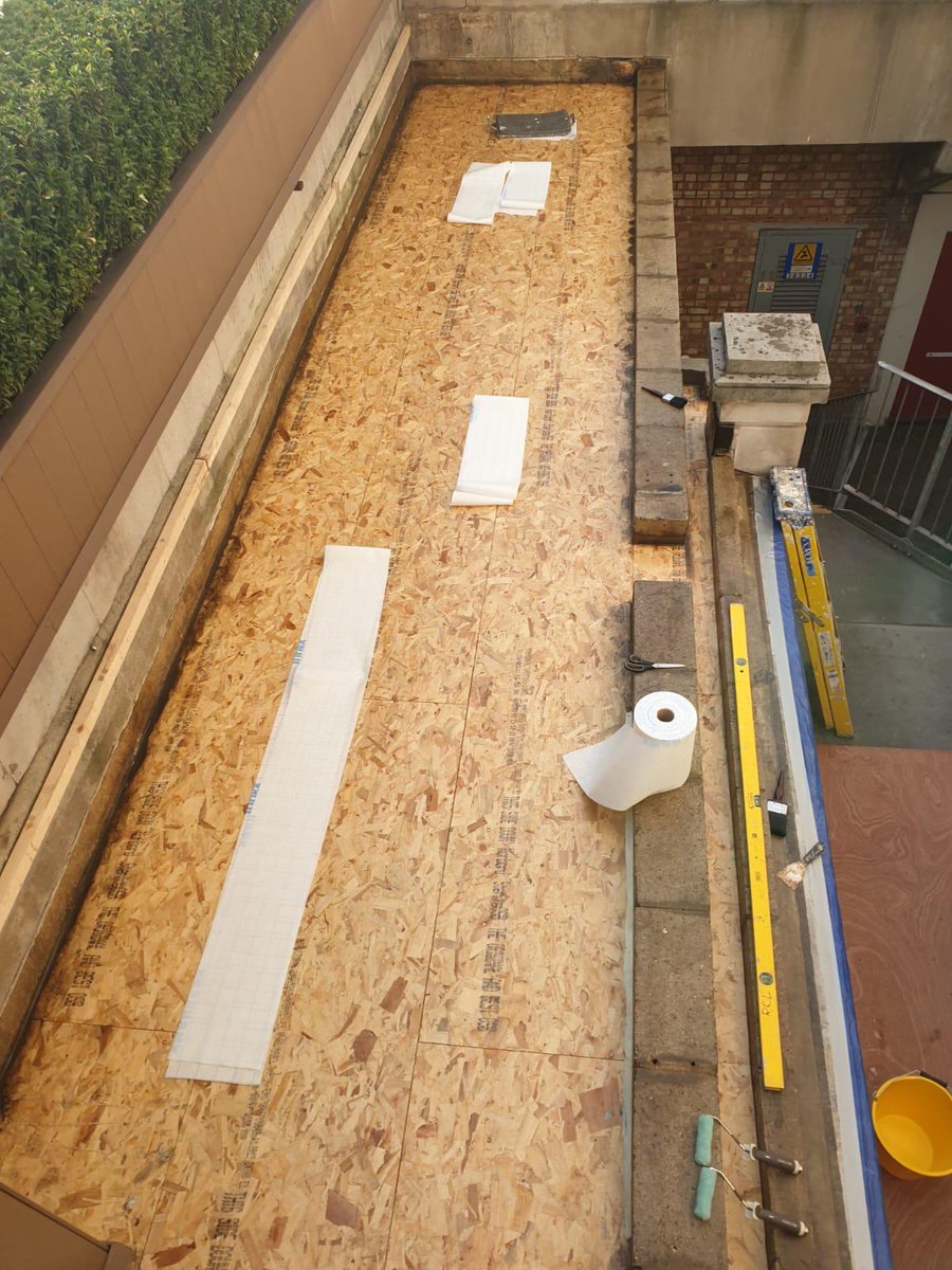 ConstructionRcl's tweet photo. We're currently working on a project with a London City-based client replacing their flat roof. We've chosen to use a Bauder flat roof, mainly because they are industry leaders when it comes to #manufacturing weatherproof systems and make a reliable source. #roofing #Construction https://t.co/hx3iAzhpgM