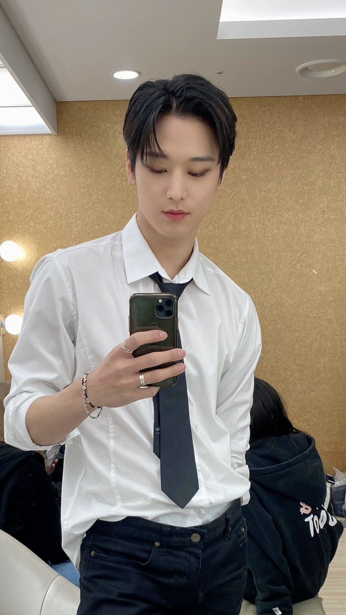 {ACT/PICS} 201111

Actualización en la cuenta de WE_THE_BOYZ con #Juyeon 

[JUYEON] THE B heh

#JUYEON #주연 #THEBOYZ #더보이즈 #CHASE #THE_STEALER