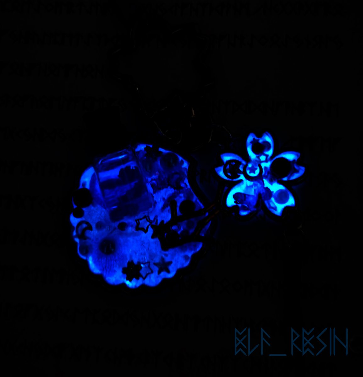 ELF_Resin's tweet photo. #RS32
ธีมท้องฟ้า ราคา 400.-
ในขวดแก้วใบเล็กใส่ท้องฟ้ากับก้อนเมฆเล็กๆเอาไว้ อยากให้ความรู้สึกแบบท้องฟ้าตอนกลางคืนเลยมีกลุ่มดาวสีทองกับสีฟ้าเรืองแสง ใส่ลายเวทมนตร์ไว้ด้านหลัง อยากทำให้ดูแฟนซีมากขึ้นอีกหน่อยค่ะ
พิมพ์ จ / จอง / j
#resin #เรซิ่น #uvresin #ELFResin #handmade #DIY https://t.co/Je13BejOVb