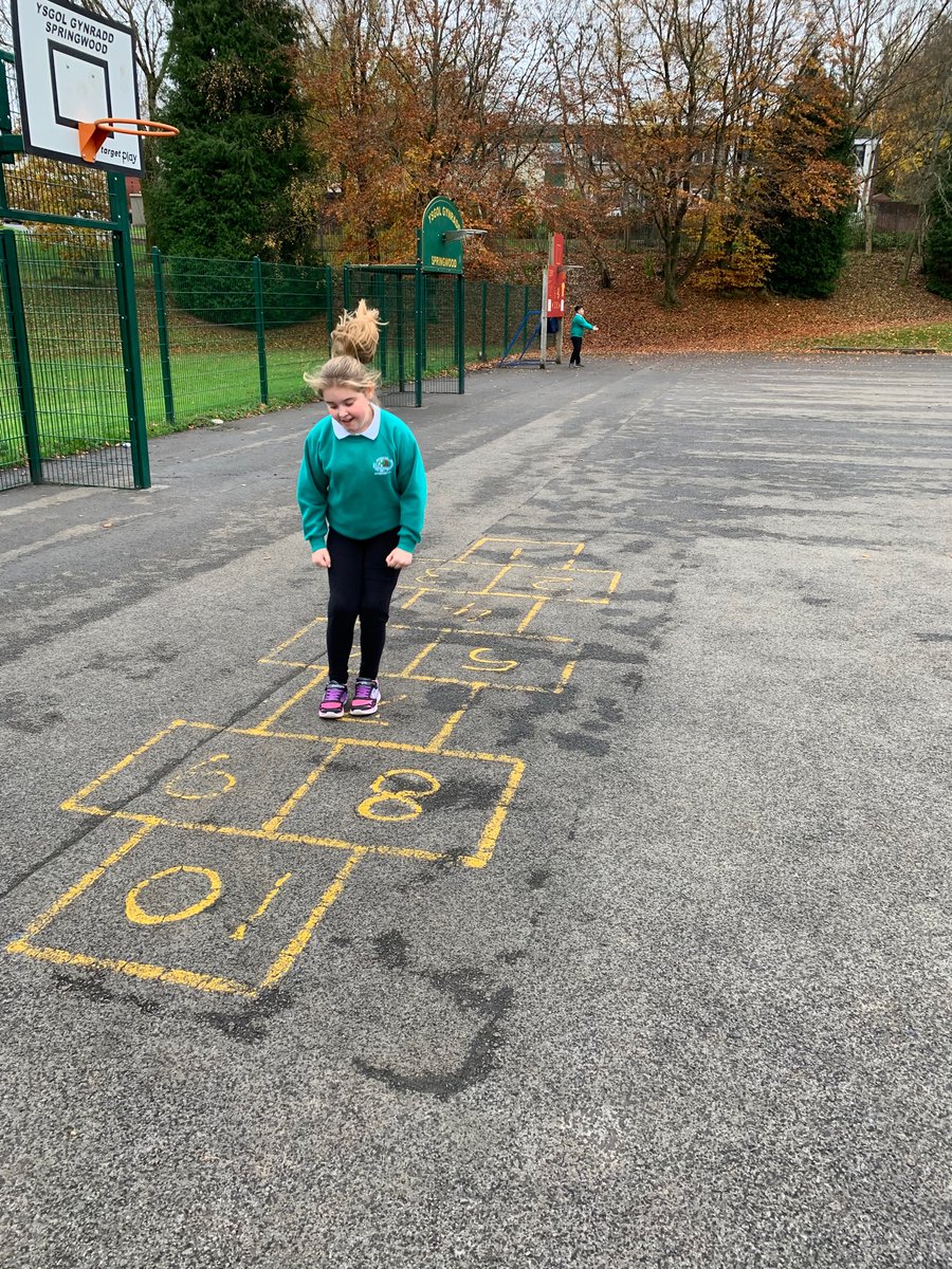 Springwood_Prm's tweet image. #springharlech are enjoying their lunch play today.