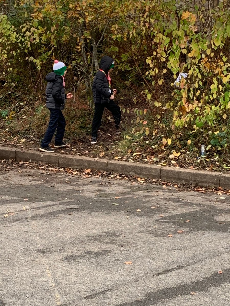 Springwood_Prm's tweet image. #springharlech are enjoying their lunch play today.