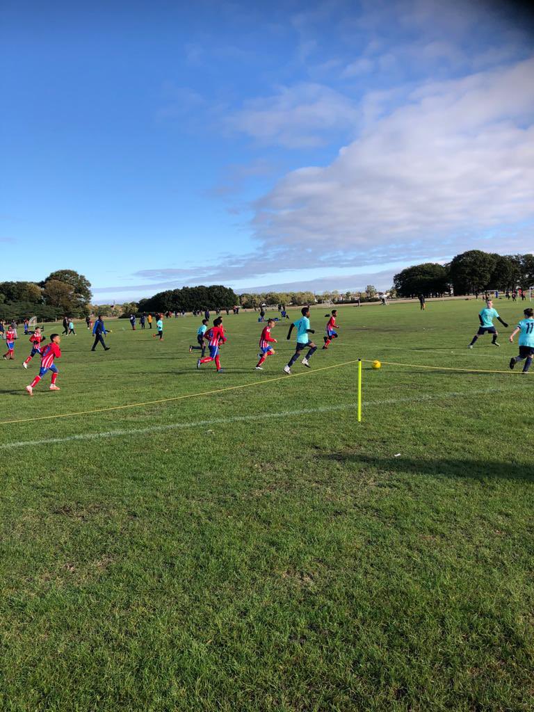 Morgannlpsports's tweet photo. It’s not easy being a football scout during lockdown! If you (or any of your family/friends) are 6-16 and want to join an elite east London based football academy please contact me on morgan@nlpsports.co.uk or 07858378519 #football #scouting #footballscouting #nlpsports #london https://t.co/33f5JOnKof