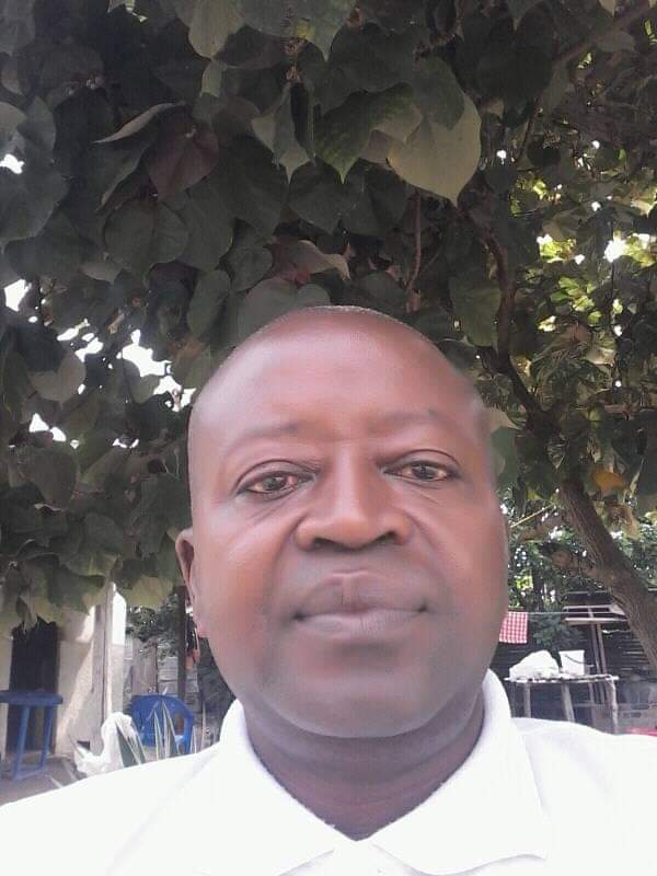 Ainsi donc c'est le Député Paulin Maembo qui est le Judas qui a été choisi pour porter la pétition contre le bureau de l'Assemblée nationale. Judas avait pris 30 pièces d'argent, Maembo a empoché 40 000$. <a href="/fabricepuela/">Albert Fabrice Puela</a> <a href="/moise_katumbi/">Moise Katumbi</a> <a href="/BenitaNtumba/">BENITA TSHISEKEDI ÉTAT DE DROIT ❤️💛💙</a> <a href="/justinomokala/">La COLOMBE.</a>