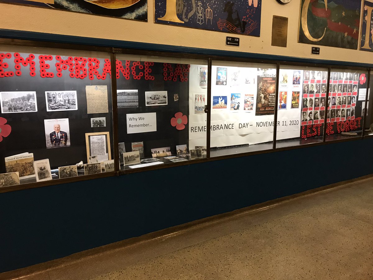 lawrenceparkci's tweet photo. Remembrance Day at LPCI.#LPCI #TDSB @shelleylaskin @Flahat https://t.co/r68pRN4O8f