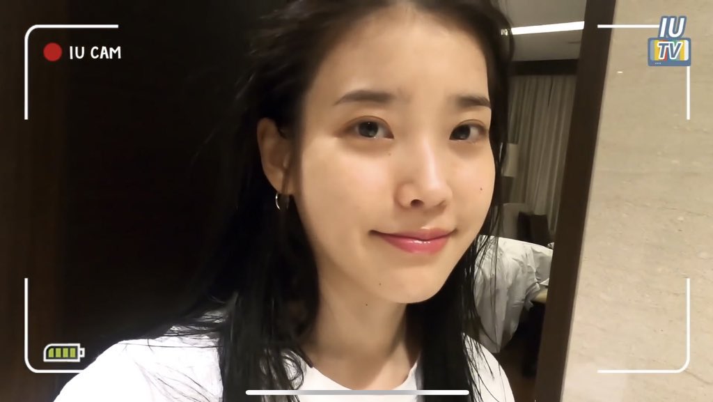choobimii's tweet photo. Only veryyy few artists will dare to show their bare face in front of a camera and yet here’s our IU confidently showing us her natural beauty — because she has nothing to hide. 😌 You messed with the wrong fandom today, Dr. Vicky. 🔥

#UaenaReportBeloTikTokPost 
#ProtectIU https://t.co/YHtW1qDYyk