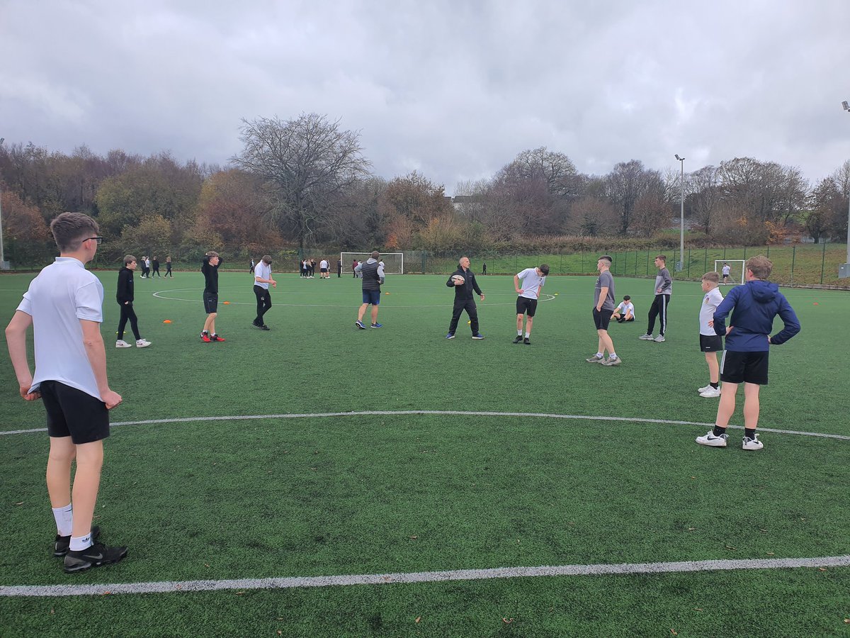 HeoldduRugby's tweet photo. Finally some rugby! Boys lucky enough to have the king of touch @GDavies75 lead the session. Awesome lesson and learnt some technical stuff ourselves 🏉 https://t.co/ybwxVWPCWh
