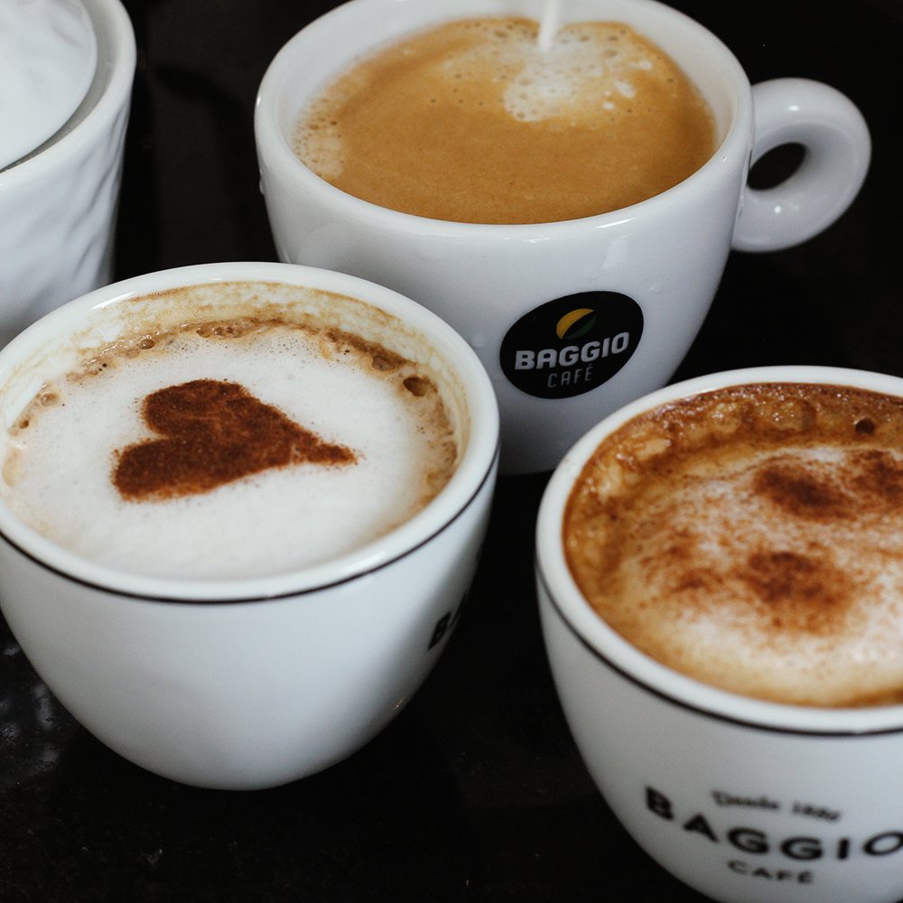 baggio_cafe's tweet photo. Espresso puro ou com leite? ☕❤
#baggiocafe #cafebrasileiro #cafegourmet #cafesgourmet #cafeespecial #cafesespeciais #capsulasnespresso #nespresso #cafearomatizado #melhorcafe #cafepremiado #baggiocafe #cafebaggio https://t.co/0qH7vUxbdP