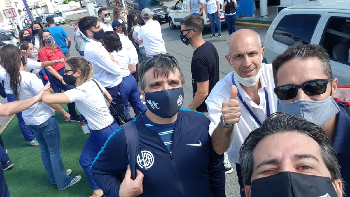 APAERONAUTICOS's tweet photo. Los gremios aeronáuticos unidos por la continuidad laboral de todos lxs trabajadorxs.
#MeoniMoroniEstaEnSusManos
#AeronauticxsConTrabajoDigno 
@pablobiroapla @aplapilotos https://t.co/YmoXqVBnjQ
