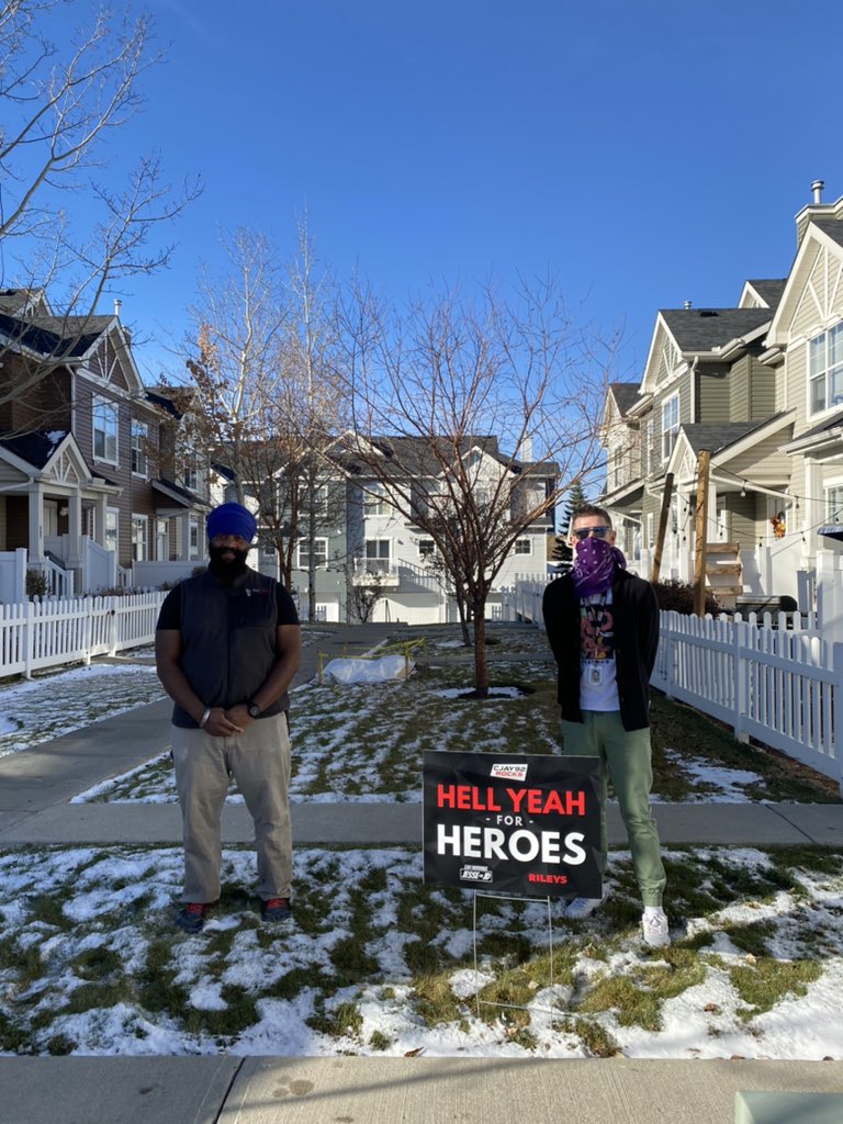 CJAY92's tweet photo. We’ve got @TeghSinghCA on the show this morning. He’s biking 35 km all over Calgary today, supporting military members past & present.
DONATE: https://t.co/7smxbklN0v
-@jessemodz & @JDfromCJAY
#HellYeahForHeroes #LestWeForget #RemembranceDay https://t.co/mKDaqNrZtT