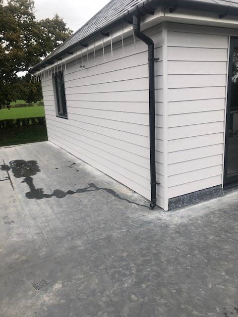 SquaredealUPVC's tweet photo. Wow! Another installation completed, this time in #PearlGrey 😍 @JamesHardieUK #Modern #Cladding #Installation #AllInADaysWork https://t.co/KMReCnyJIj
