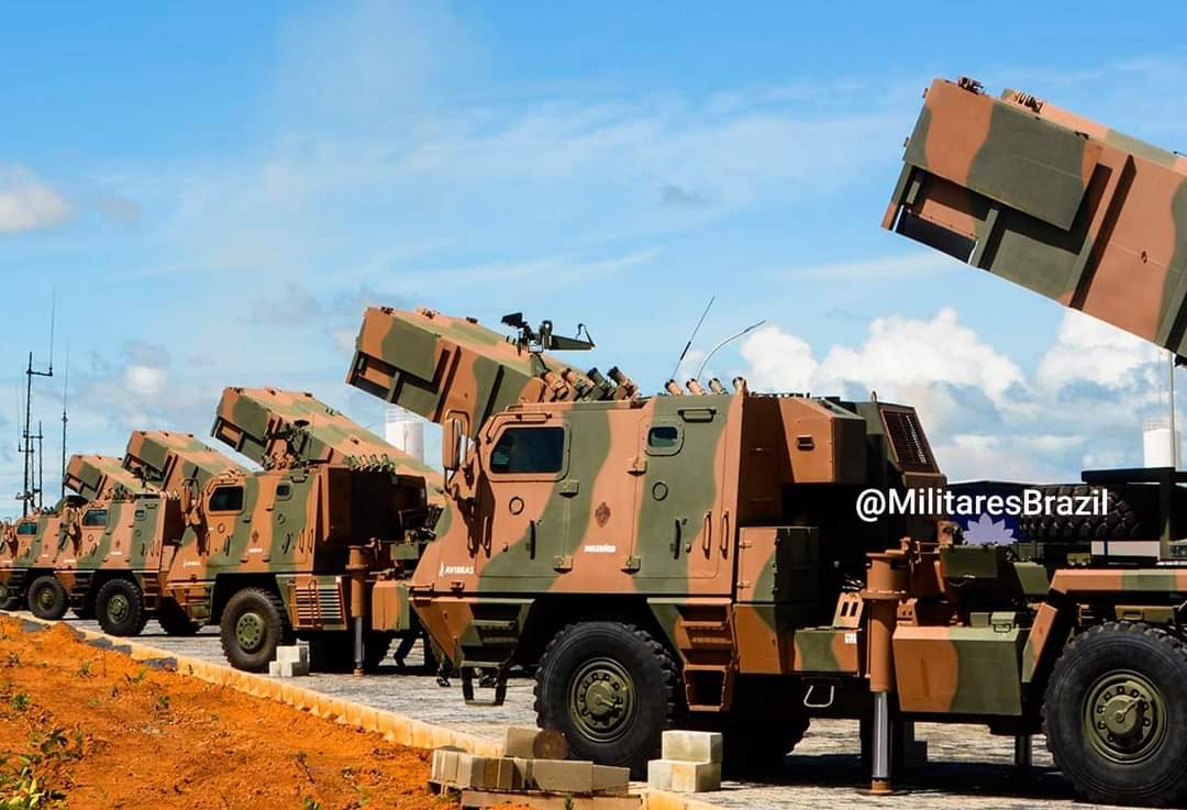 Militaresbr's tweet photo. Sistema de Lançamento de Mísseis e Foguetes do Exército Brasileiro, ASTROS 2020.

#Eb #exercito  #ExercitoBrasileiro https://t.co/mXs51tWV4F