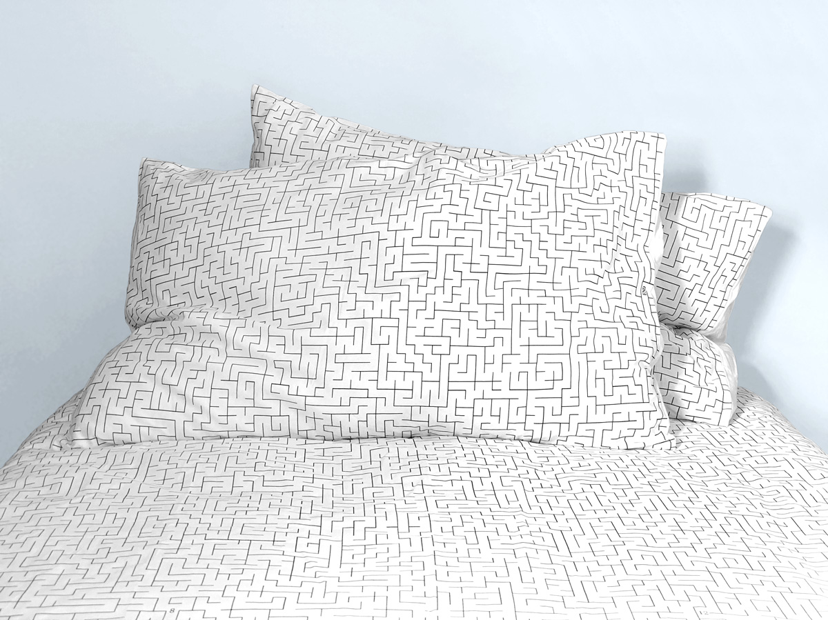 Bedtime just got easier.

Snoozefests are beautiful duvet sets that turn your comforter and pillows into fun activities.

ilovehandles.com/shop/snoozefes…