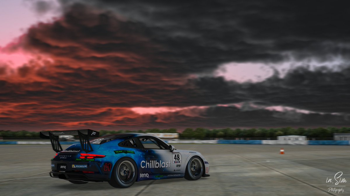 WilliamsF1TG's tweet photo. #WednesdayWallpaper 🖥️

#WilliamsEsports #SimRacing @inSimPhoto https://t.co/ccg3CAT8v1