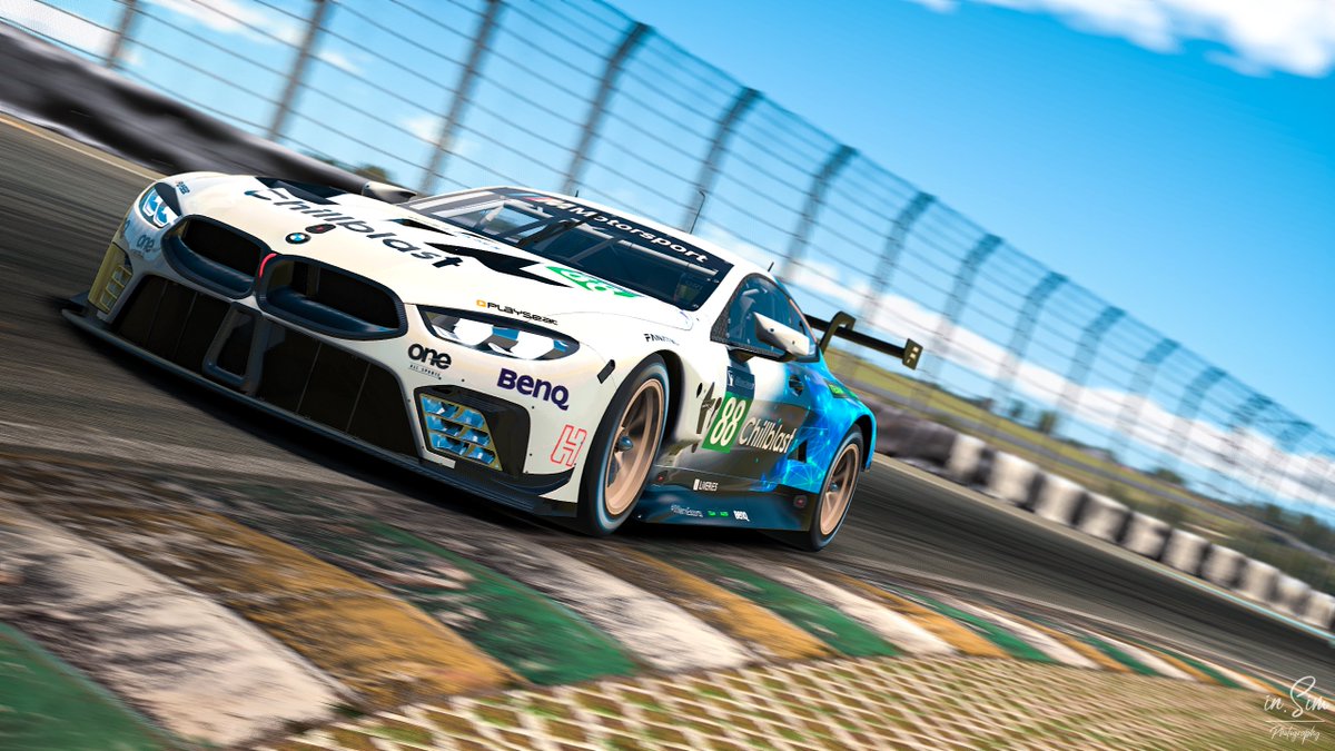 WilliamsF1TG's tweet photo. #WednesdayWallpaper 🖥️

#WilliamsEsports #SimRacing @inSimPhoto https://t.co/ccg3CAT8v1