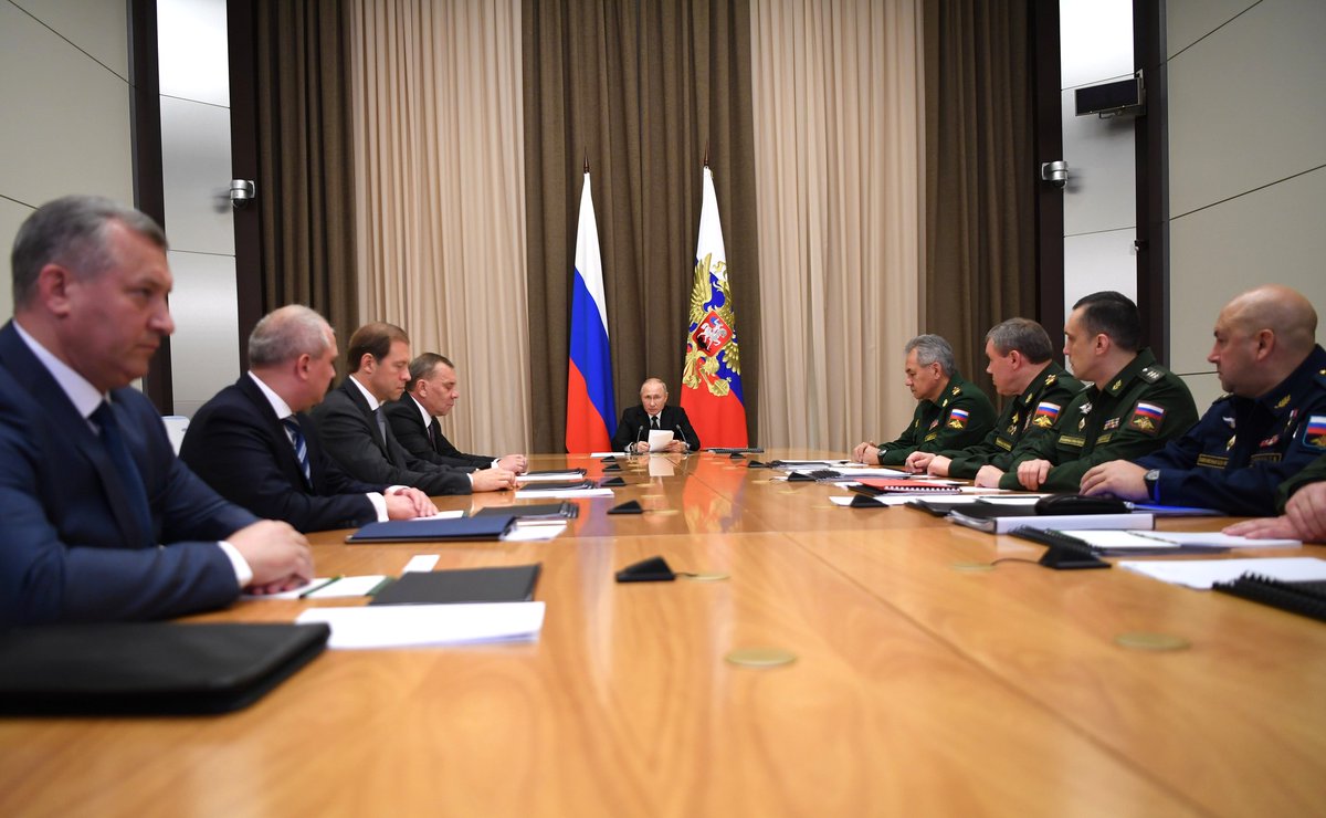 Meeting with leaders of the Defence Ministry, federal agencies and defence industries in Sochi: equipment for the armed forces bit.ly/3kiusT7