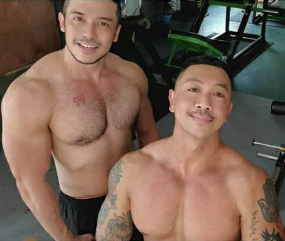 trav02800's tweet photo. Need 2 housemates. Helping a friend.  Dm me! https://t.co/GFfaKICv5F