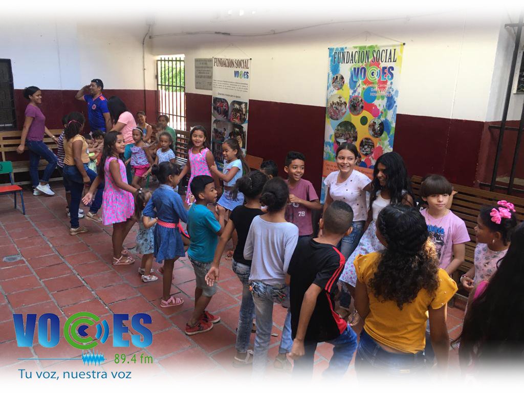 Voces894fm's tweet photo. #SomosRadioComunitaria la mejor herramienta para dar voz a #Niños y #Niñas permite que entiendan #Expresen sus #Sueños e Ideas @Voces894fm construyendo ciudadanos en valores desde la #Infancia #Aguinaldoparavoces https://t.co/g19NEET47n