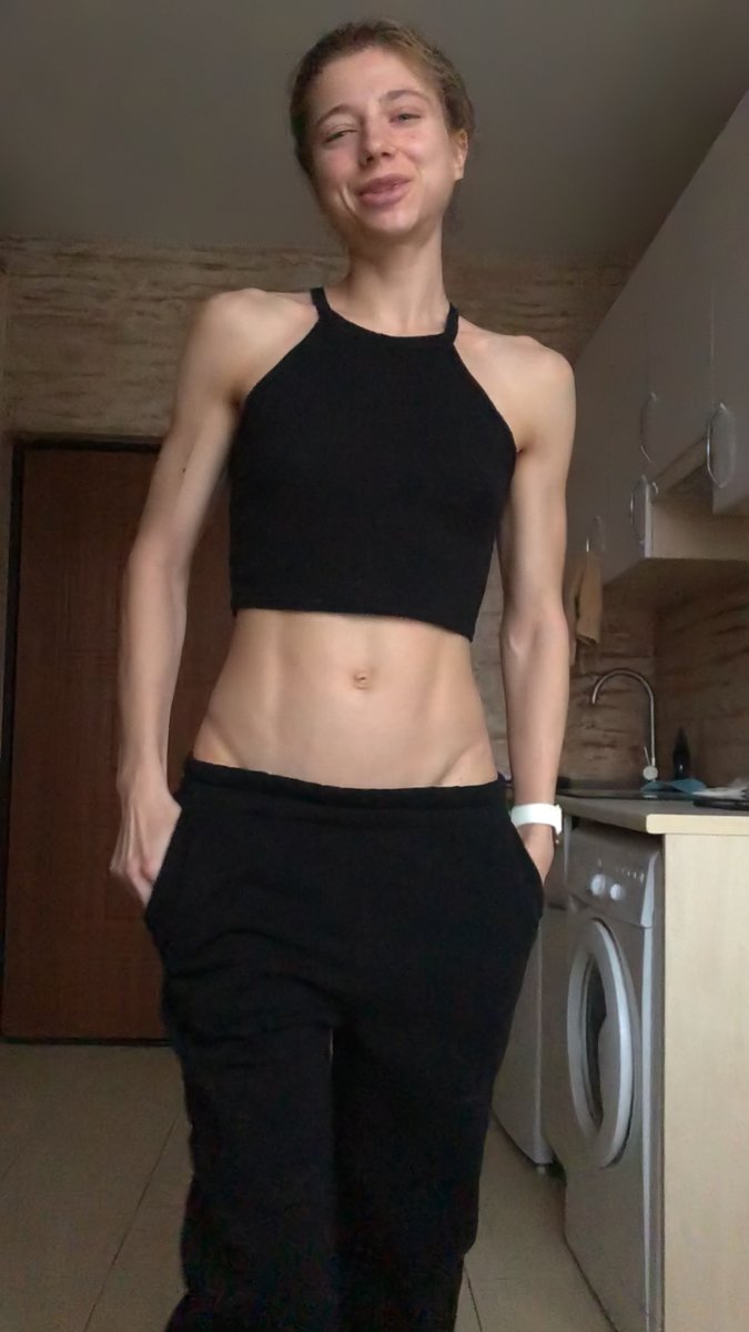 Pocketed. #tonedarms #strongstomach #stomach #simplyshredded #musclebabe #muscle #inblack #happy #girlswithbiceps #girlswithabs #fitstomach #fitnesslife #fitnessinspiration #fitnessgoals #fitnation #fitmodel #fitfemale #fitfam #fitabs #croptops #croptop #comfortable #behappy