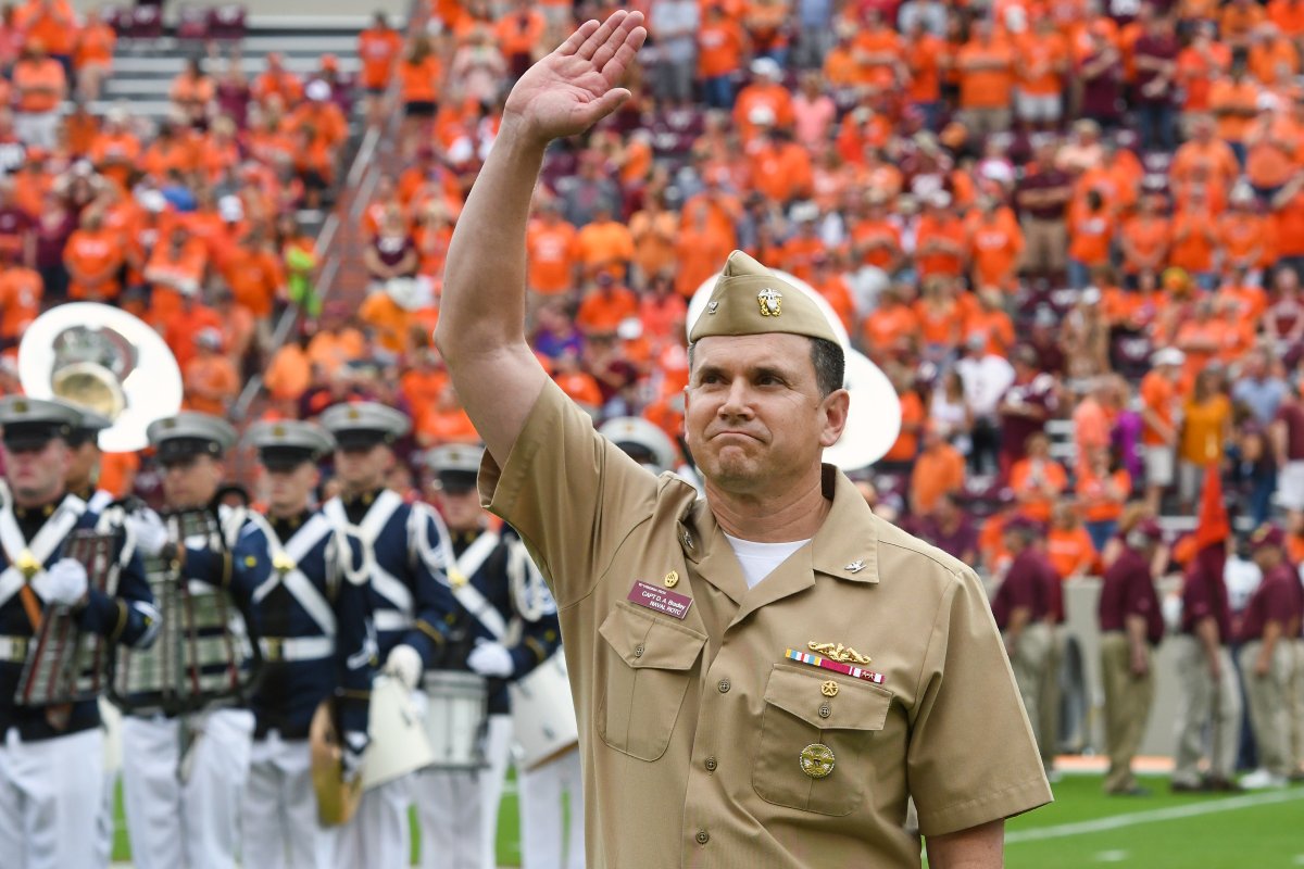 To those who serve, thank you 🇺🇸

#VeteransDay | #Hokies 🦃