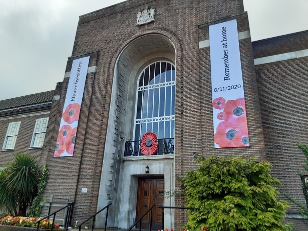 SalfordCouncil's tweet photo. Today is Armistice Day and our two minute silence at 11am marks the  end of the First World war when the guns fell silent at 11am on the 11th day of the 11th month.  Never forgotten. 
#RememberAtHome #LestWeForget. https://t.co/zUSEG6svTh