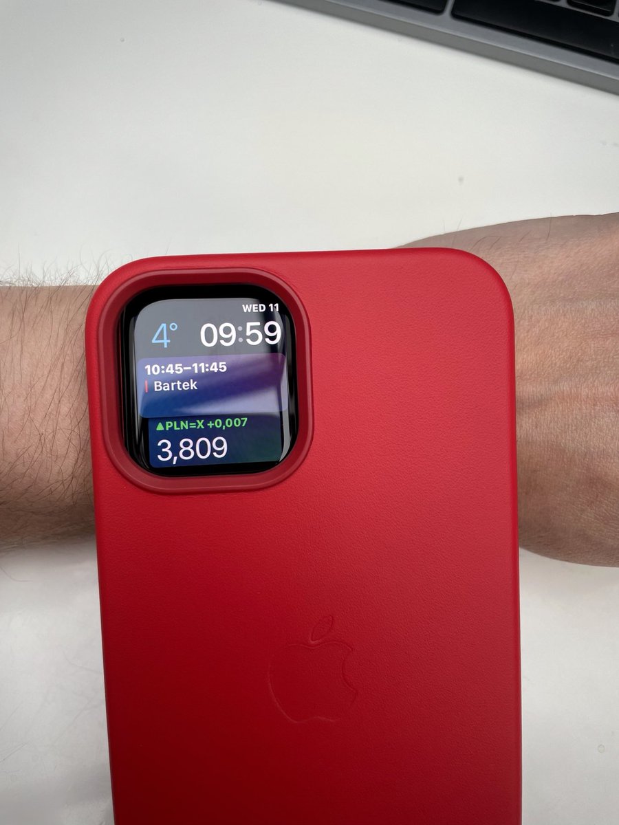 mfreu's tweet photo. Apple Watch 44mm is the perfect fit for camera cutout in the iPhone 12 Pro Max case ;) #Apple #iPhone #iPhone12ProMax #AppleWatch https://t.co/4ko8meO3NV