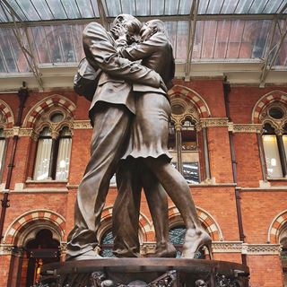 MAKE STATUES GREAT AGAIN