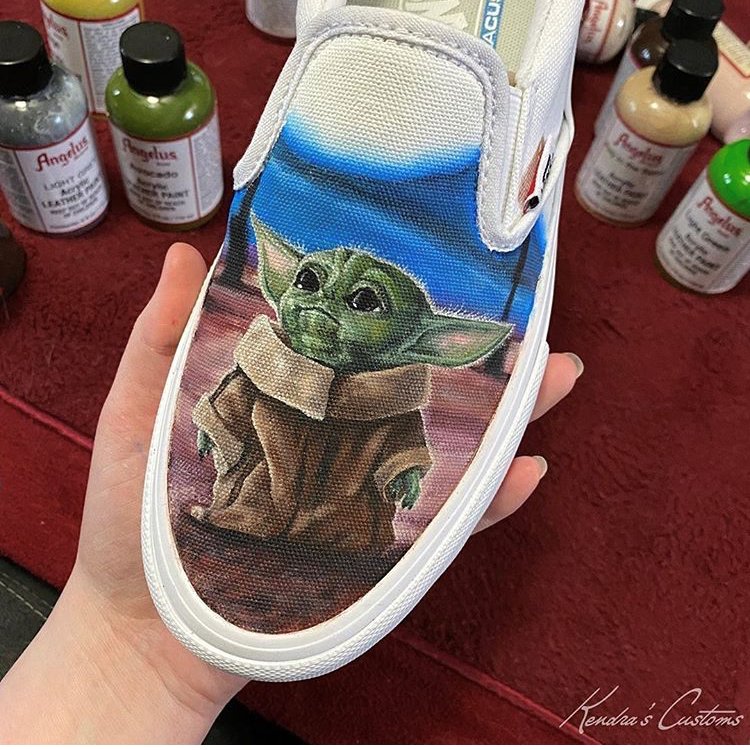 'Come on baby, do the magic hand thing!'
Amazing custom by (insta @) kendracustoms

#TheMandalorian #TheChild #Angelus