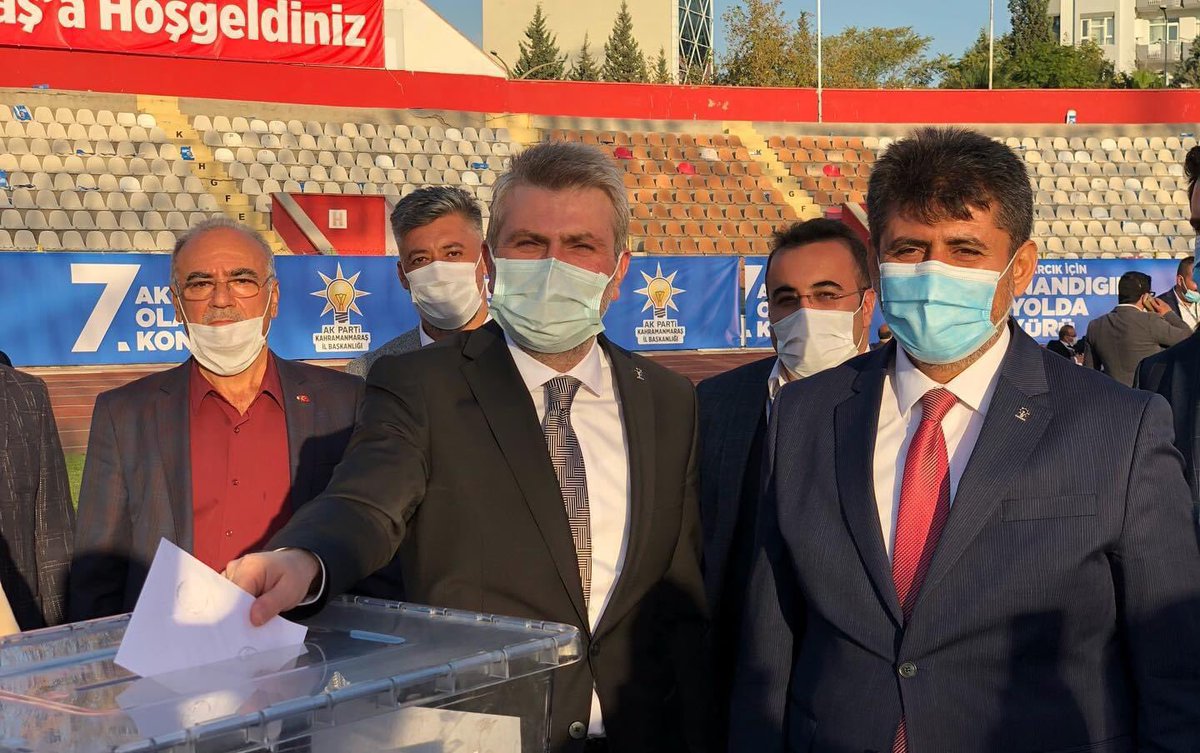 yramazanoglu's tweet photo. @AKParti_KMaras 7. Olağan İl kongresinde başkanlığa seçilen Av. @firatgorgel ve yönetim kurulu üyelerini tebrik ediyorum. Görevini devreden, bugüne kadar görev aldığı teşkilatlarda büyük gayret sarfeden @OmerOBDebgici ye bundan sonraki yaşamında başarılar dilerim. https://t.co/2opU3GaAw9