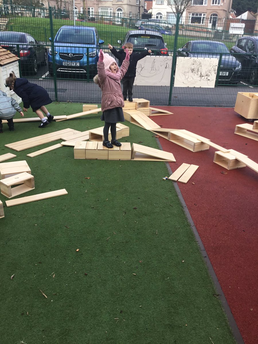 F1bedforddrive1's tweet image. F1 enjoyed playing with the wooden blocks today, creating paths and obstacle courses to navigate. They used teamwork to carry the larger and heavier blocks. Well done! #communityplayblocks