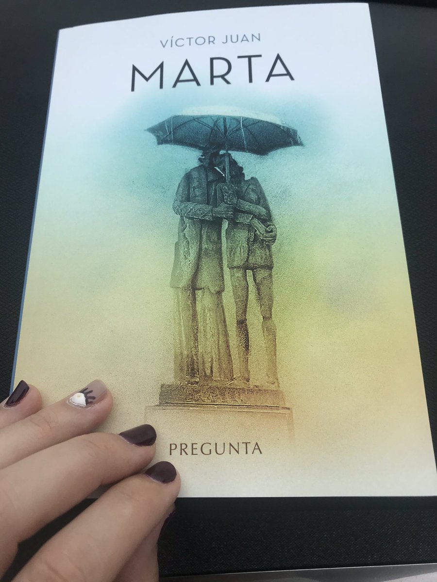 amans_amantis's tweet photo. Y por fin llegó “Marta” de @victorjuan con su sobre escrito a mano, su dedicatoria con cuidada caligrafía, su historia de amor y mis ansias por descubrirla. Millones de gracias por este regalo 🥰 #preguntaediciones https://t.co/tDtdbiYaYy