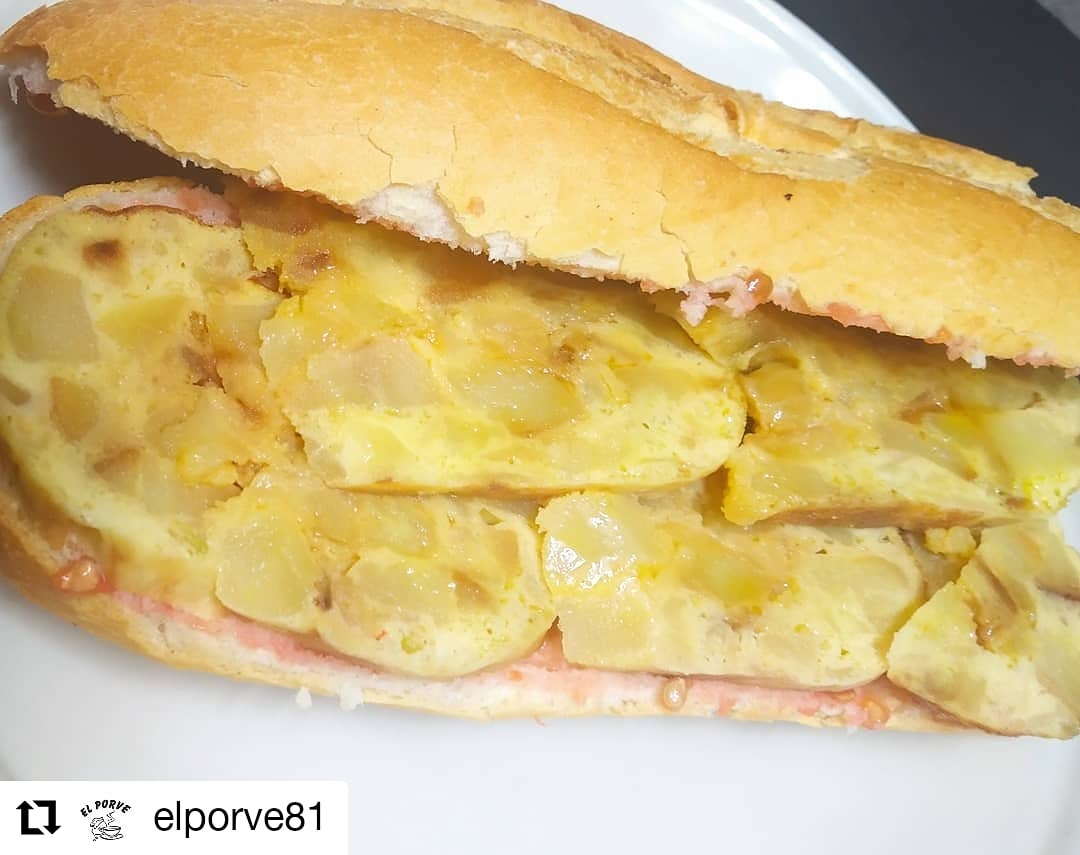 VilaFem's tweet photo. Dons son maravelles que un es pot trobar en els bars de tota la vida i proximitat. Només dimecres #numero1 de #martorellvila #tortilladepatatas #tortilla #bocata #entrepa #bar #hosteleria #parallevar #Ciclistas #desayuno #elporvenir #numberone #spanishomelet https://t.co/0vOmGVJO5c