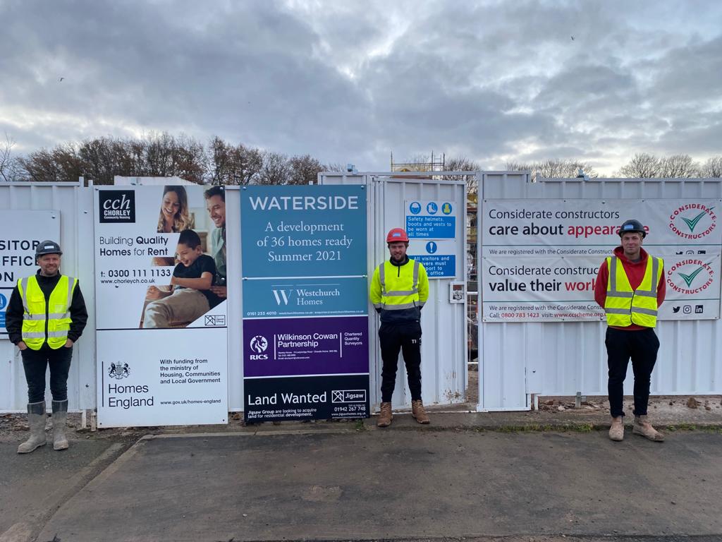 ALenchBuilders's tweet photo. Here are Second Year A Lench apprentice Tom Kirkham, Long Serving A Lench Foreman Carl Lench and Westchurch Site Manager Scott raring to go! 

We are really excited to be undertaking future works with Westchurch Homes. https://t.co/PfEgXHWLGS