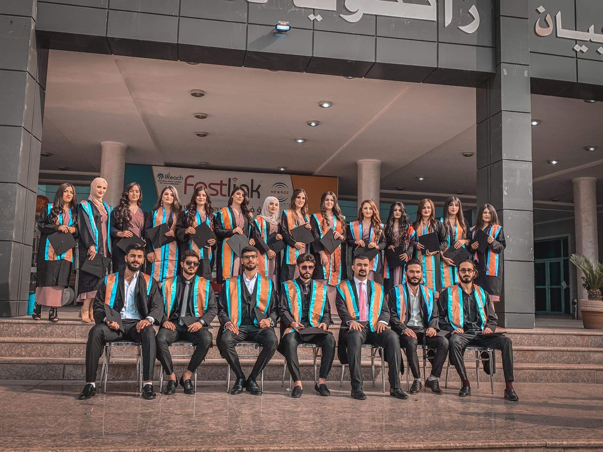 MZURI_97's tweet photo. Graduation🖤🎓
All7amdullah🙏 https://t.co/UXJBknKlft
