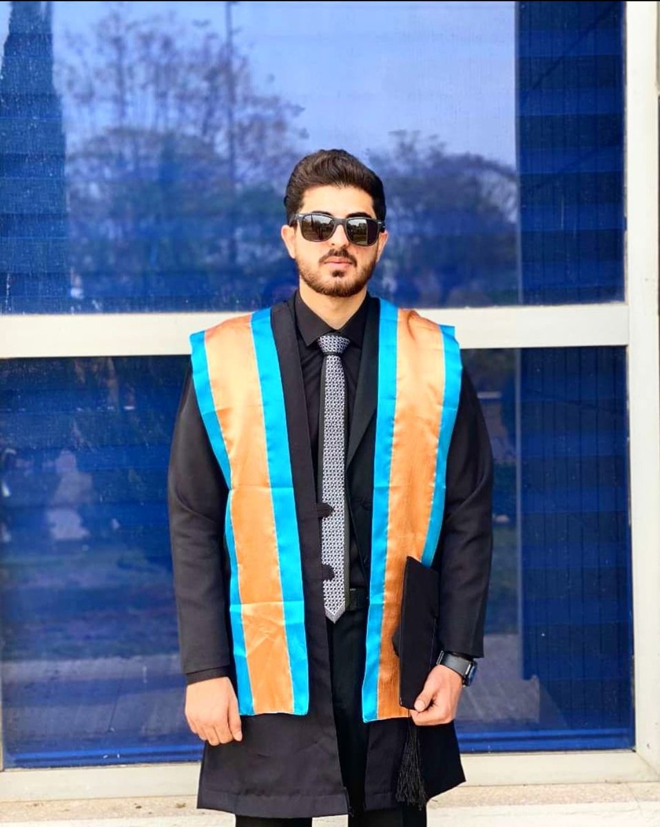 MZURI_97's tweet photo. Graduation🖤🎓
All7amdullah🙏 https://t.co/UXJBknKlft