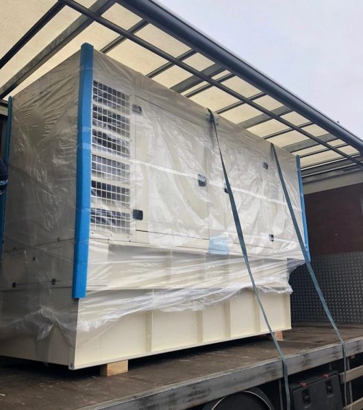 EAPowerSystems's tweet photo. This 275 kVA #Doosan #Diesel_Generator set with #Leroy_Somer Alternator, featuring a 24h+ base tank is part of a repeat order in addition to 330 and 580 kVA Doosan Sets, currently powering up water treatment plant in Northern Europe. Continue reading on https://t.co/ekOnbjpwmz https://t.co/1AjhG6mpFx