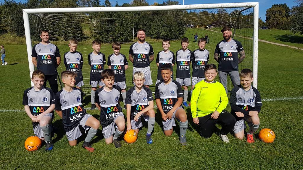 ALenchBuilders's tweet photo. TTL and A Lench are proud sponsors of local youth football. 

Pictured Centre: Manager and Company Director Steven Tilstone with Kidsgrove saints under 12s. 

Lench Building Group sponsored kit for the 20/21 season! https://t.co/lAN4WfPiNL