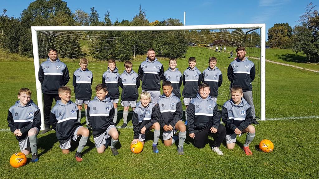 ALenchBuilders's tweet photo. TTL and A Lench are proud sponsors of local youth football. 

Pictured Centre: Manager and Company Director Steven Tilstone with Kidsgrove saints under 12s. 

Lench Building Group sponsored kit for the 20/21 season! https://t.co/lAN4WfPiNL