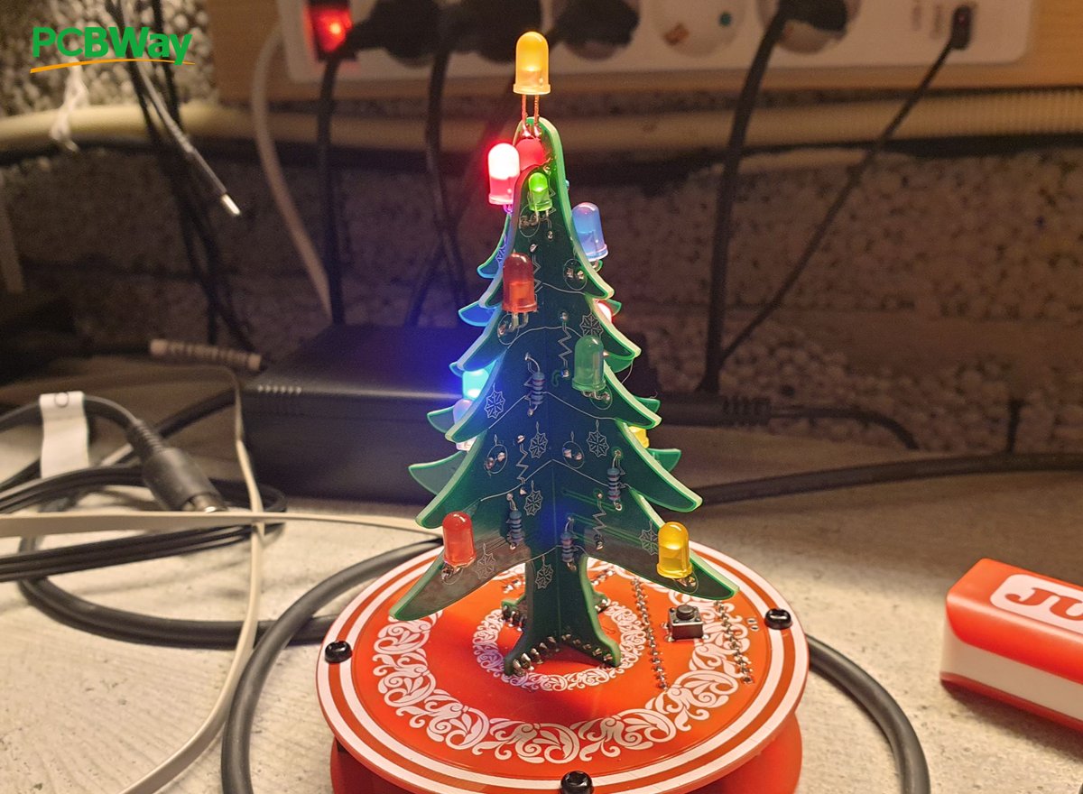 PCBWayOfficial's tweet image. #SharedProject
This project reminds me that Christmas&apos;s really coming soon. Btw, what Xmas projects are you doing? 
✅Learn more: bit.ly/35lbCGA
.
.
#PCBWay #Arduino #XMAS2020 #ChristmasTree #led