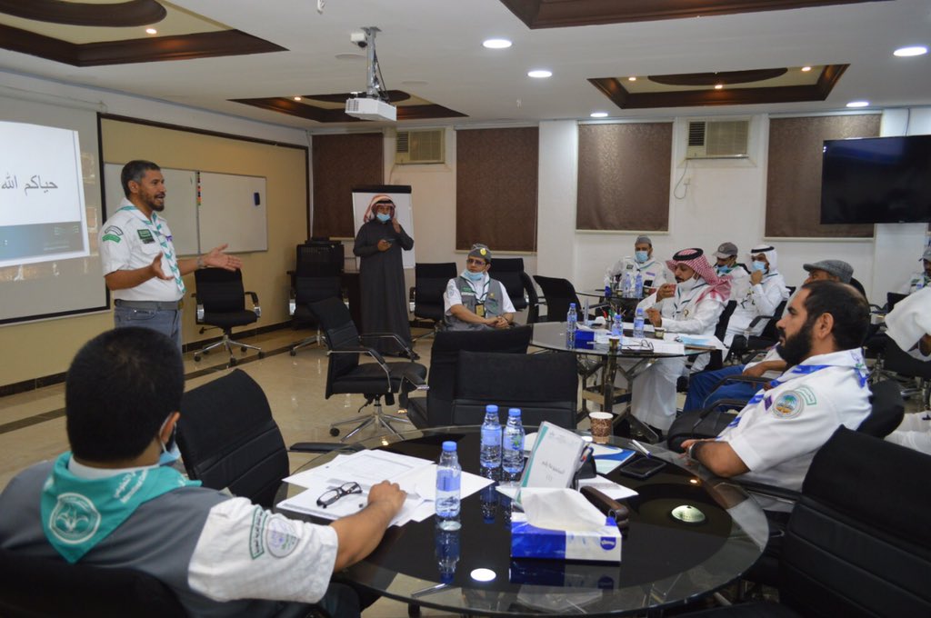 AsirScout's tweet photo. أعضاء #مجلس_التطوير_الكشفي_بمنطقة_عسير يقدمون التهنئة للقائد الكشفي الأستاذ الدكتور محمد بن قائد هزازي بمناسبة حصوله على درجة الدكتوراة https://t.co/b81RRKfNid