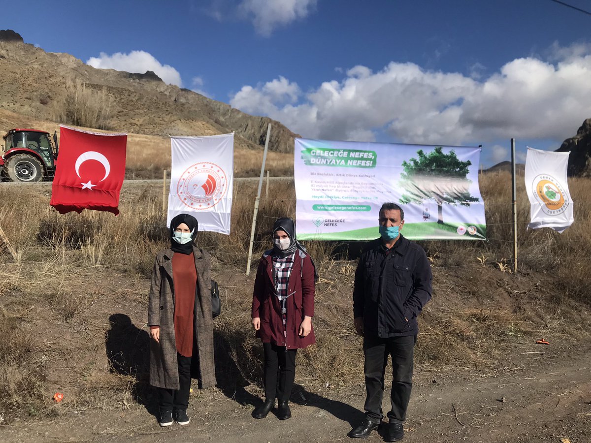 Geleceğe Nefes Dünyaya Nefes ! Fidan dikme etkinliğine katıldık.  <a href="/skaygusuz/">Salih Kaygusuz</a> <a href="/OrhanOzen_25/">Orhan ÖZEN</a> <a href="/ErbapE/">ERBAPErzurum</a> <a href="/ErbapTortum/">Tortum Erbap</a>