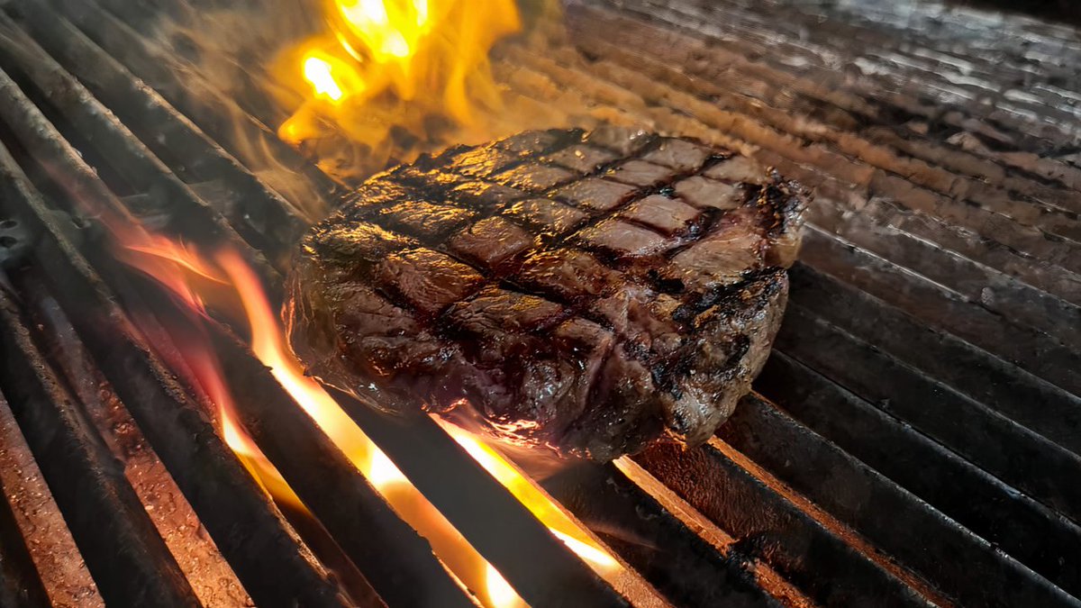 juniperplacesa1's tweet photo. Chef Cam strikes again: with a gorgeous, succulent juicy Ribeye Steak, a new addition to the Juniper Place menu. This sensational sizzling steak shot was captured by Chef Dan himself.
Book yours at https://t.co/gaC0wLPgZq #steak #ribeye #juniperplace #swansea #cardiff https://t.co/tQvaVy0JQX