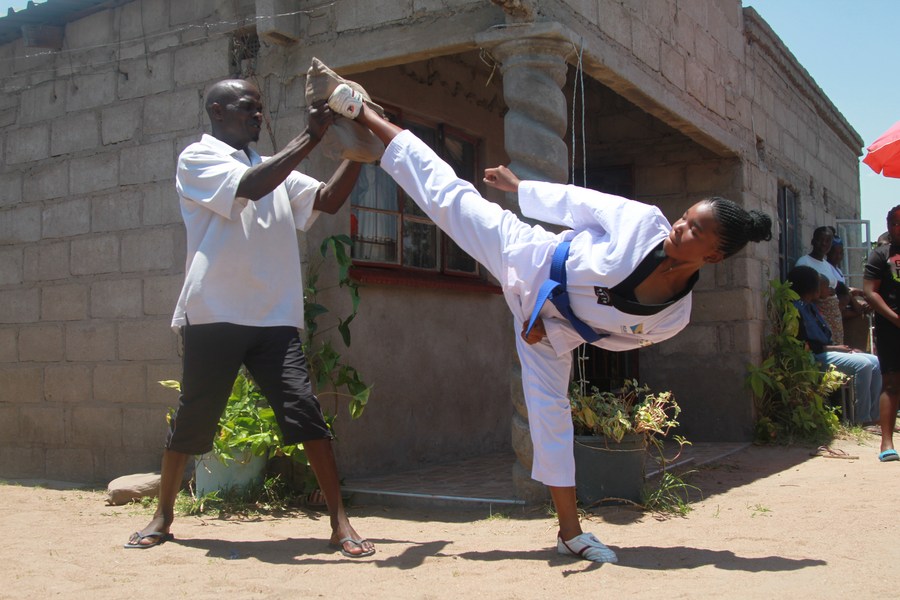 murusaka's tweet photo. #Leaders
With cases of #childmarriages in her community increasing, 16-year-old #Zimbabwean #NatsiraisheMaritsa is using taekwondo to raise awareness about the scourge of teen pregnancies. https://t.co/AdgjeCUwTV https://t.co/FRYTp6HMzP
@Scalvation @Gr8Victor @hesphina @XHnews1