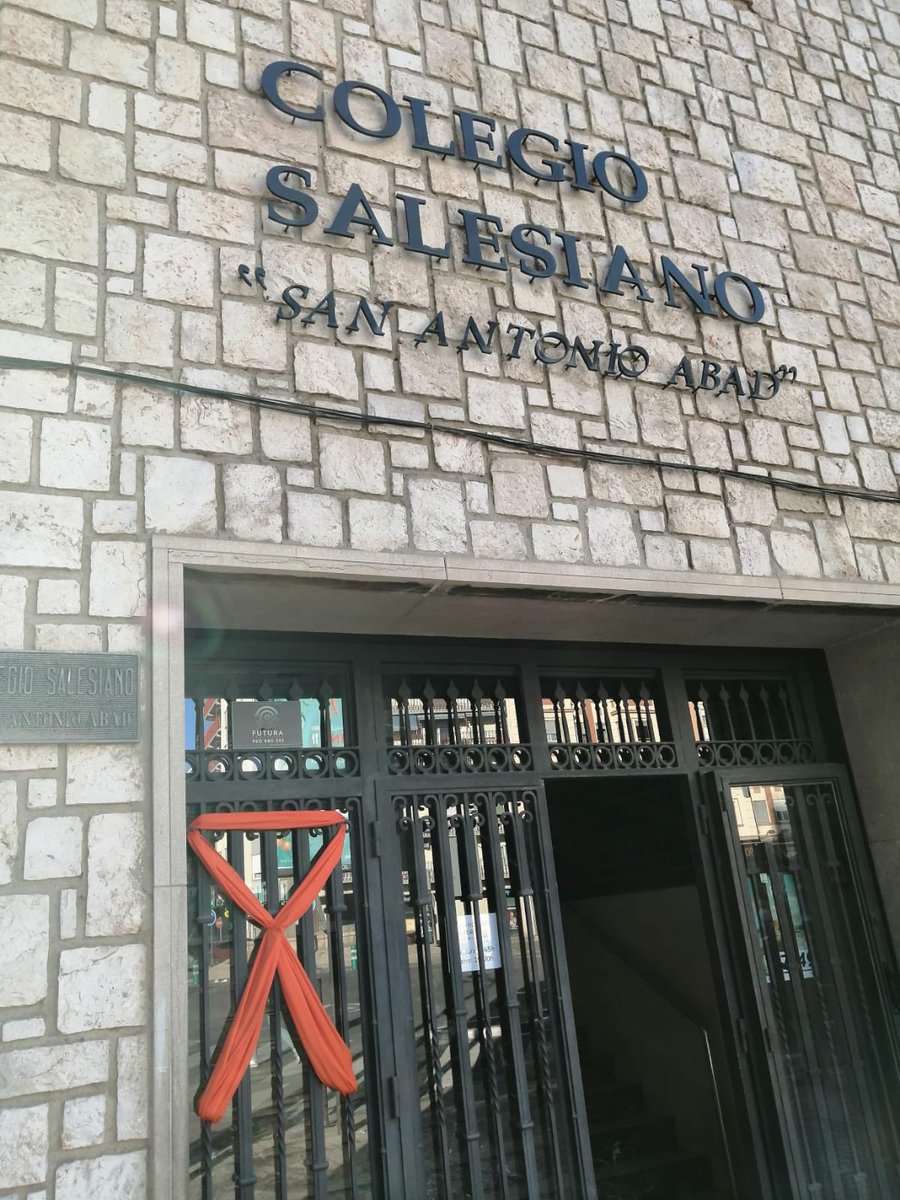 SalesianosVSAA's tweet photo. 11 del 11 a las 11h. Queremos dar visibilidad y apoyo a la escuela concertada con nuestros lazos naranjas. La educación necesita de un pacto, necesita que todas las realidades se vean representadas, requiere de acuerdos y escucha a toda la Comunidad Educativa. https://t.co/waeslioRZ0