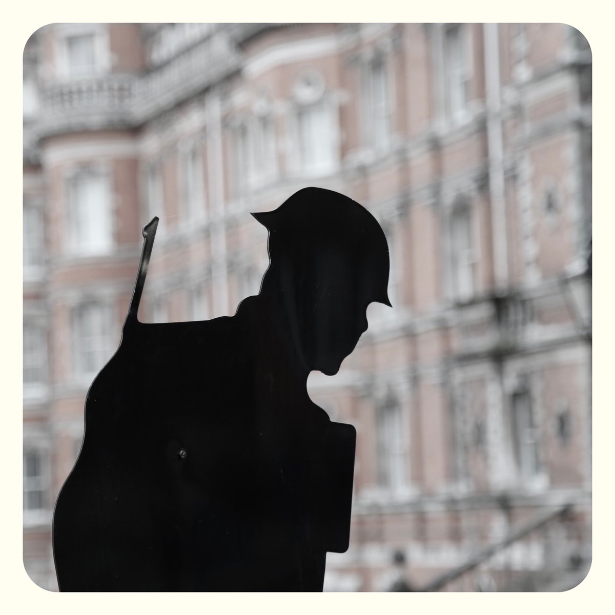 LoveYourComm's tweet photo. Today, on the 11th hour of the 11th day of the 11th month, we commemorate the end of the First World War. We mark Armistice Day and remember those who served their country.

#PaintAPoppy #LestWeForget #ArmisticeDay #RemembranceDay2020 https://t.co/8mA9Q07DwC