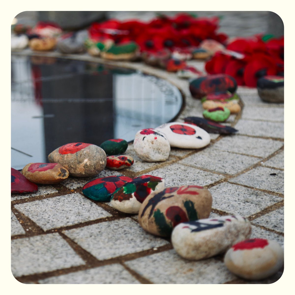 LoveYourComm's tweet photo. Today, on the 11th hour of the 11th day of the 11th month, we commemorate the end of the First World War. We mark Armistice Day and remember those who served their country.

#PaintAPoppy #LestWeForget #ArmisticeDay #RemembranceDay2020 https://t.co/8mA9Q07DwC