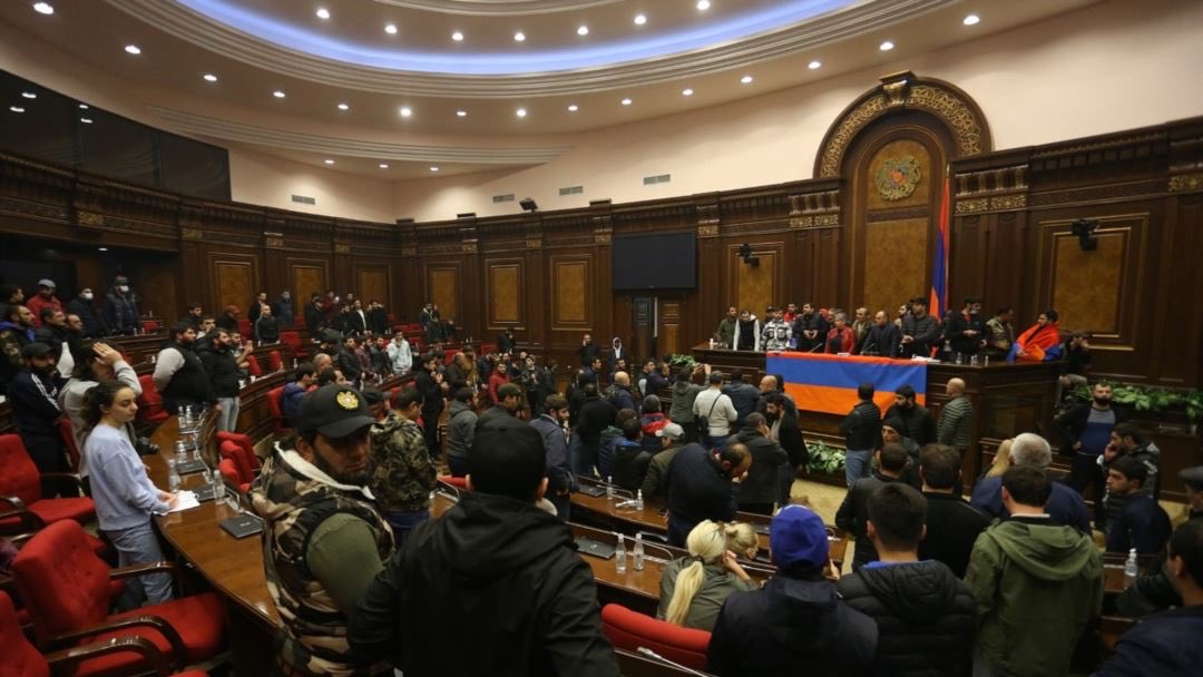 18/ Which of these emerges dominant after what will probably be a period of political turmoil depends on how the defeat in NK ends up interpreted: as a failure of the ‘traditional’ nationalism dominant in the country since 1998,…