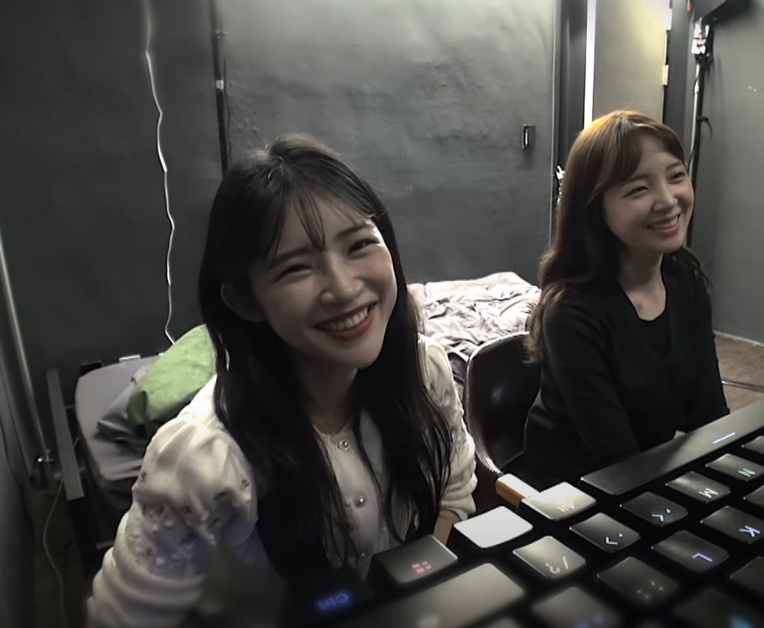 ESTIMATEyukika's tweet photo. 소탈출: 미션피파서블 EP.2 
▶https://t.co/ALJdzlt5Sn

- 한편, 한국에서 열심히 활동 중인 일본인 가수 #유키카  
다른 게임은 열심히 하면서 유독 피파를 멀리하고 있었으니...

#넥슨 EA SPORTS TM FIFA 온라인 4 #미션피파서블
이수날&amp;유키카의 굴욕💦#피파온라인4 #YUKIKA https://t.co/fQuombyGDz